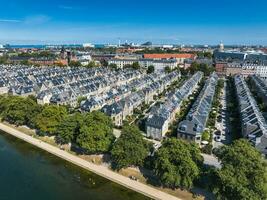 aereo Visualizza di il tetti di kartoffelraekkerne quartiere, nel esterbro, Copenaghen, Danimarca. foto