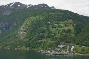 paesaggio al fiordo di geiranger in norvegia foto