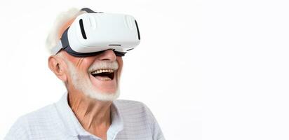 un più vecchio uomo indossare un' virtuale la realtà cuffia foto
