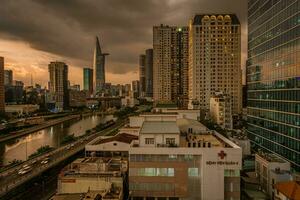 ho chi minh, viet nam - 22 giugno 2023 aereo Visualizza di bitexco Torre, edifici, strade e saigon fiume nel ho chi minh città foto