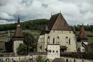 biertan un' molto bellissimo medievale villaggio nel transilvania, Romania. un' storico cittadina nel Romania quello ha conservato il franco e Gotico architettonico stile. viaggio foto. foto