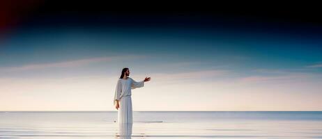 Gesù Cristo calma il tempesta a il mare foto