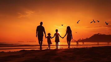 famiglia silhouette giocando su il spiaggia a tramonto foto