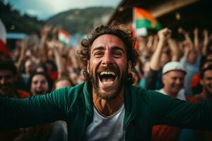 italiano spiaggia calcio fan festeggiare un' vittoria foto