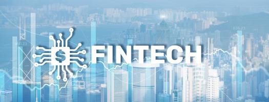 concetto di tecnologia finanziaria. fintech sullo sfondo della città moderna foto