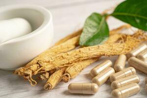 ginseng, erbe vegetali essiccate. cibo sano famoso cibo di esportazione nel paese della Corea. foto