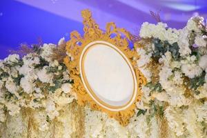 sfondo e decorazione di fiori da sposa bianchi foto