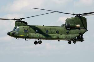 Olanda aria vigore boeing cap-47 chinook d-106 trasporto elicottero arrivo e atterraggio per riat reale internazionale aria tatuaggio 2018 spettacolo aereo foto