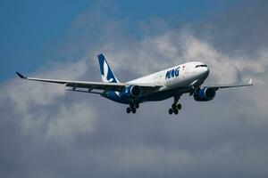 mng le compagnie aeree airbus a330-200 tc-mcz carico aereo arrivo e atterraggio a Istanbul ataturk aeroporto foto