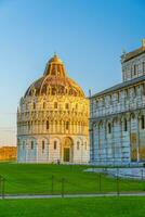 duomo di pisa e la torre pendente di pisa foto