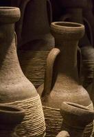 antichi vasi romani in terracotta foto