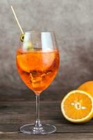 bicchiere di aperol spritz cocktail foto