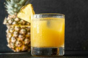 ananas Rum cocktail foto