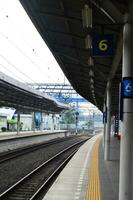 Visualizza di il treno stazione foto