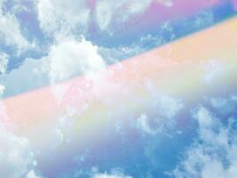 bellezza dolce pastello morbido arancia e blu con soffice nuvole su cielo. Multi colore arcobaleno Immagine. astratto fantasia in crescita leggero foto