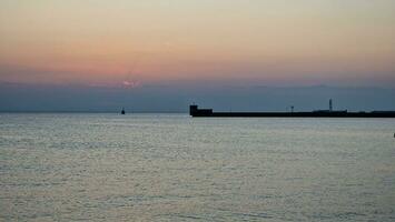 un' viaggio per il hel penisola, il baltico mare. primo passaggi nel cenare nuoto e un' bellissimo tramonto nel il città di diavolo. foto