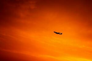 aereo nel cielo foto