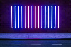 il raggiante neon con mattone parete sfondo, 3d resa. foto
