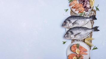 assortimento di piatti di pesce copia spazio. bellissimo concetto di foto di alta qualità