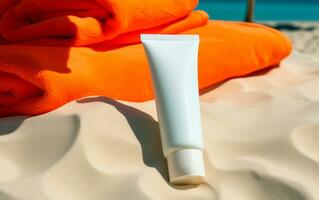 vuoto plastica tubo di protezione solare per modello su il spiaggia. lozione per estate. pelle cura concetto. protettivo cosmetico. generativo ai. foto