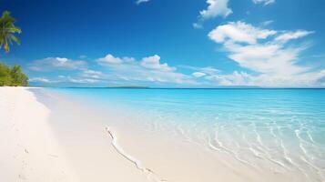 bellissimo spiaggia con bianca sabbia, blu cielo e piccolo onde ai generativo foto