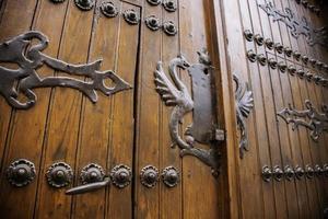 porta di legno medievale foto