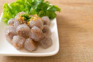 gnocchi di tapioca al vapore con maiale foto