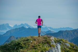 bergamo Italia 2023 molto stimolante cavalcata nel montagne foto