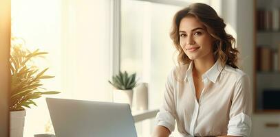 un' giovane donna d'affari Lavorando su un' il computer portatile. ai generato foto