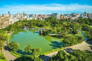 veduta aerea del parco zhongshan a taichung, taiwan foto