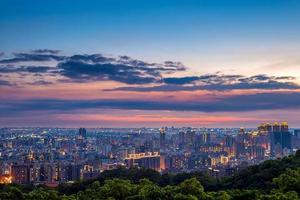 veduta aerea della città di taoyuan, taiwan foto