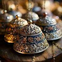 un' avvicinamento di campana ornamenti con intricato Basso sollievo disegni su scintillante d'oro luccichio sfondi aggiungendo un' toccare di eleganza foto