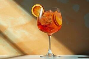 aperol spritz estate bevanda nel bicchiere con ombre, tropicale sfondo. generativo ai foto