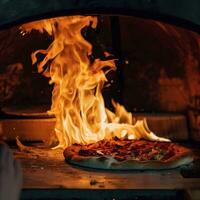un' legna - licenziato Pizza è essere cucinato nel un' legna - licenziato forno. ai generativo foto
