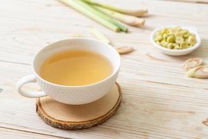 tazza di succo di citronella caldo foto