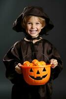 ragazzo nel Halloween costume Tenere un' ciotola di caramella con malizioso sorriso ai generativo foto