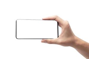 mano che tiene smartphone su sfondo bianco con tracciato di ritaglio foto