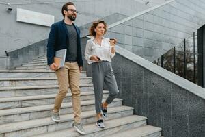 uomo e donna attività commerciale partner Lavorando insieme foto