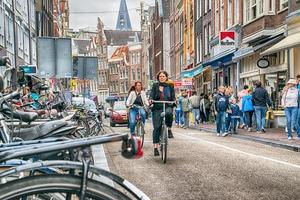 persone nel centro di Amsterdam, Paesi Bassi ne foto