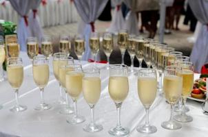 qualche bicchiere di champagne foto