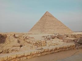 una vista della grande piramide di Giza, in Egitto foto