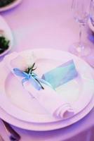 sala banchetti per matrimoni con elementi decorativi foto