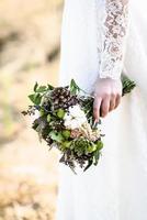 il bouquet della sposa da coni e cotone foto