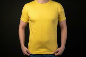 generativo ai. vuoto giallo maglietta modello su maschio modello foto