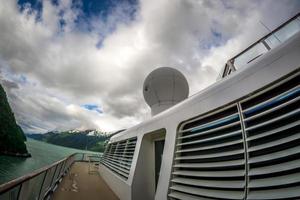 bellissimo scenario della nave da crociera in Alaska foto