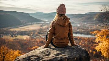 donna assunzione nel il Visualizza a panoramico Overlook foto