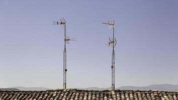 vecchie antenne per guardare la televisione analogica foto