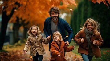 famiglia felice nel parco foto