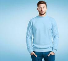 giovane uomo indossare vuoto leggero blu maglione modello Stampa presentazione modello ai creare foto