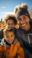 hayride attraverso un' zucca toppa con famiglia foto